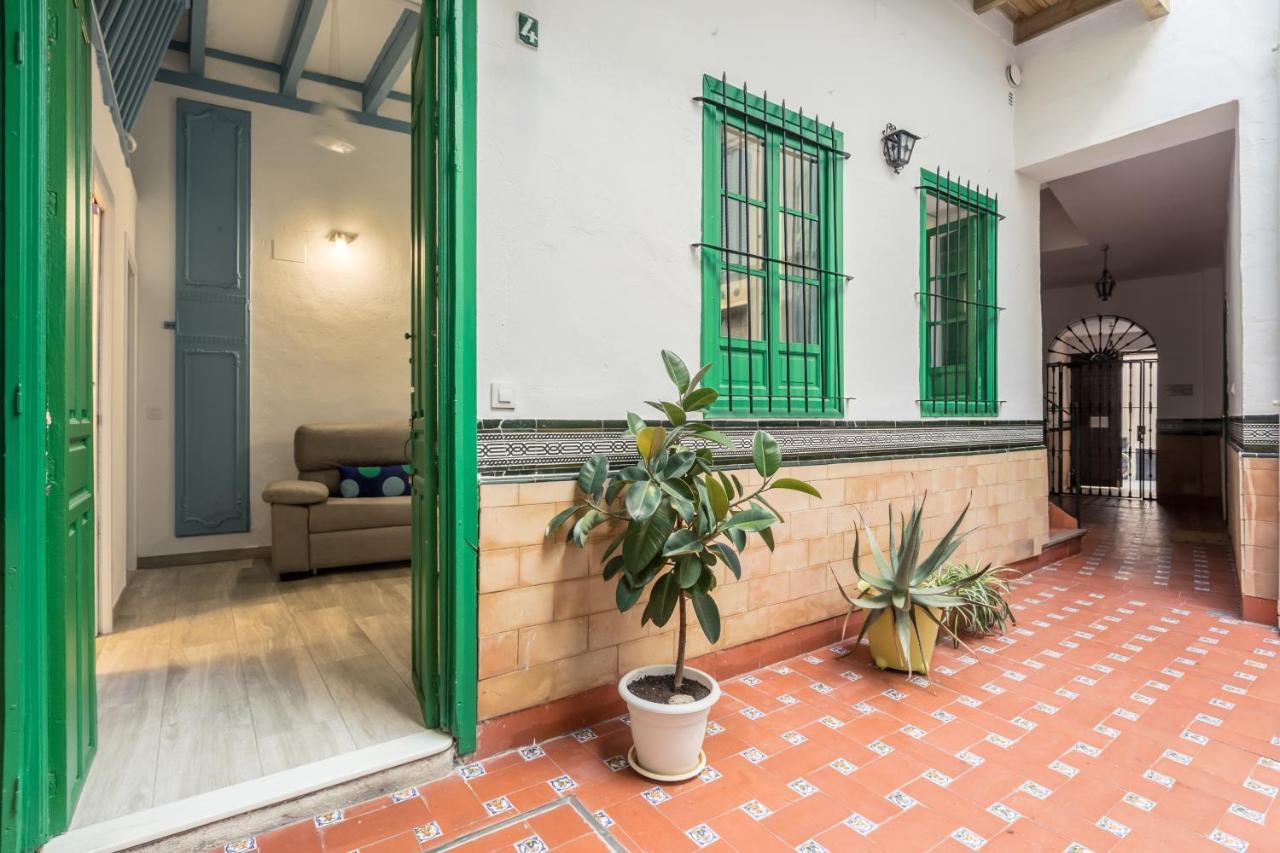 Apartamento Cuarta Puerta Centro Historico Seville Exterior photo
